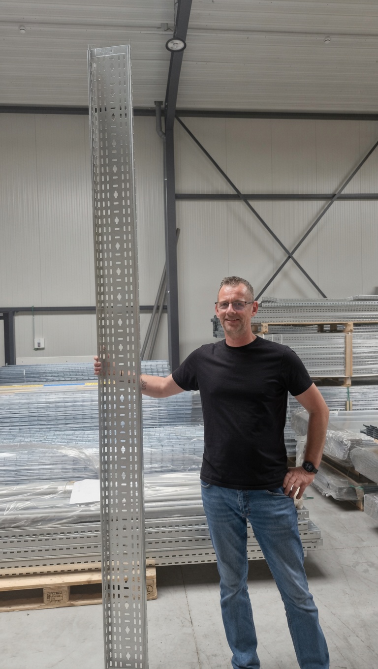 FluxTray magazijn met kabelladders
